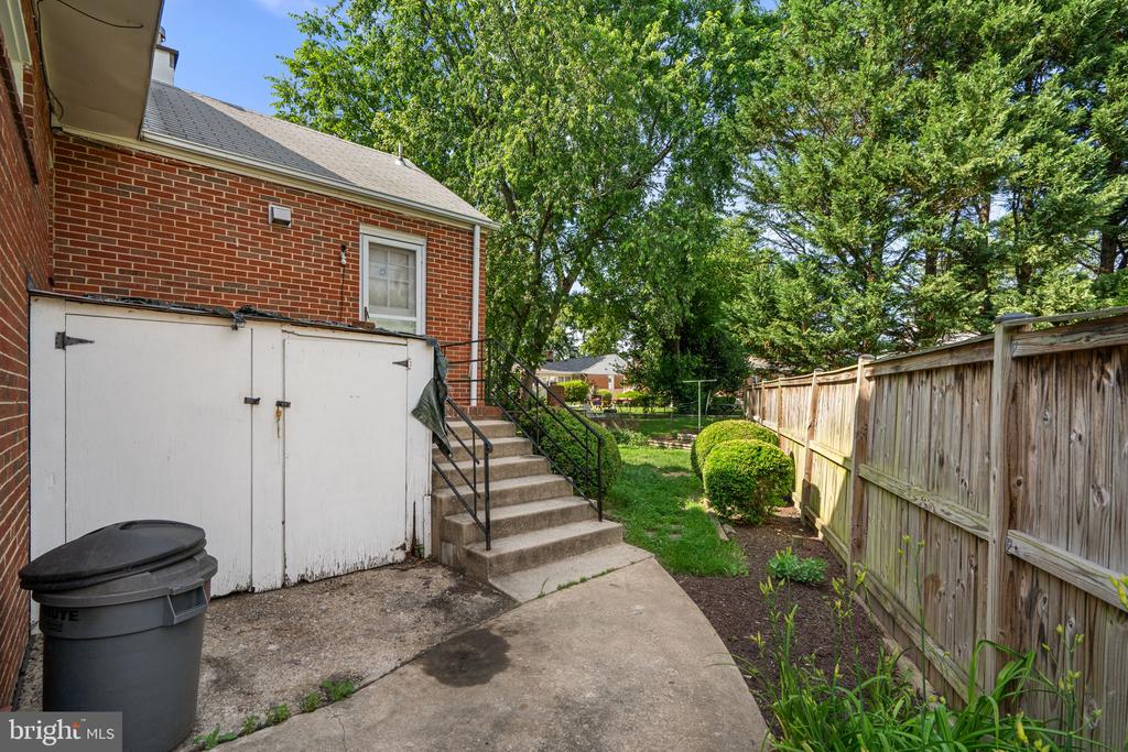 507 HARDING DRIVE