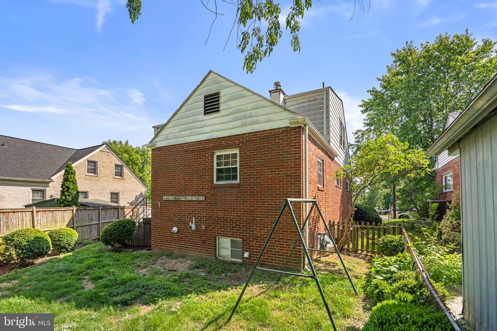 507 HARDING DRIVE