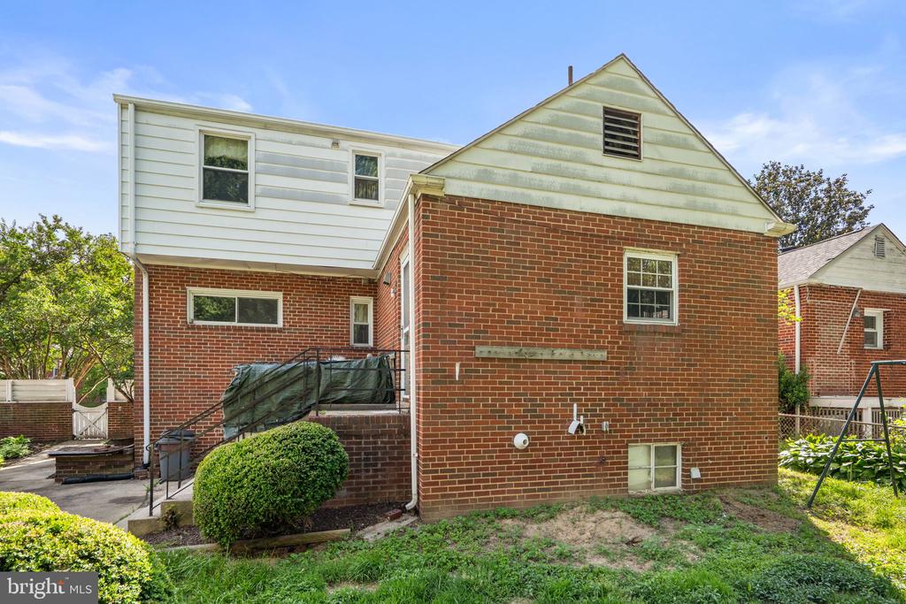 507 HARDING DRIVE