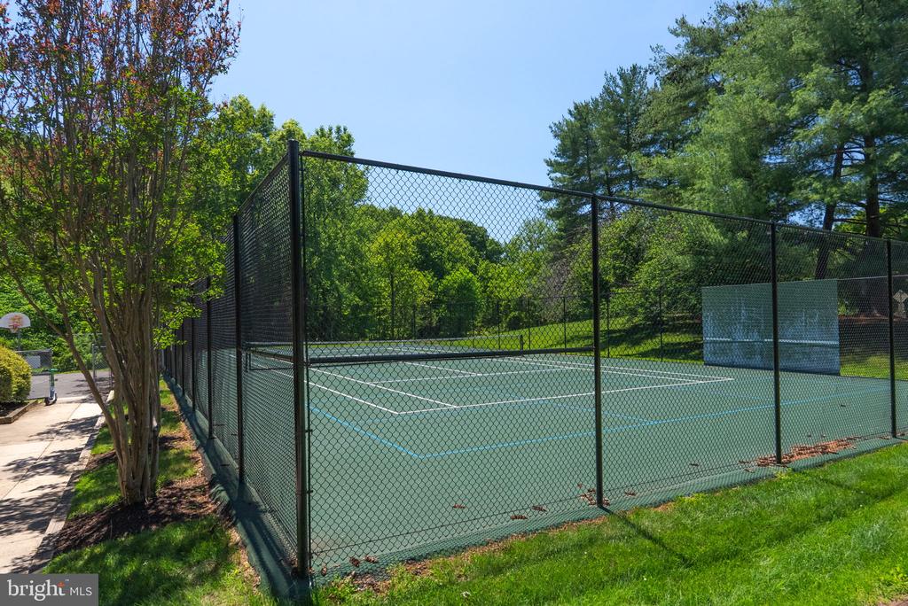 17 HICKORY HILL COURT