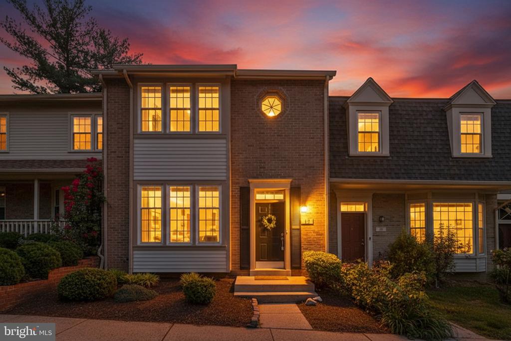 17 HICKORY HILL COURT