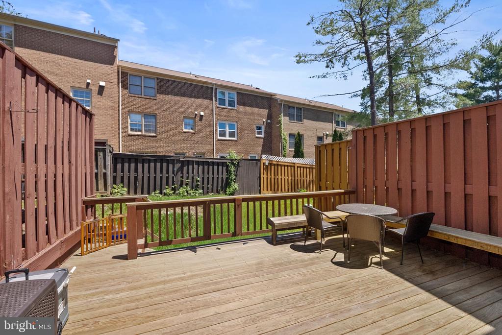 17 HICKORY HILL COURT