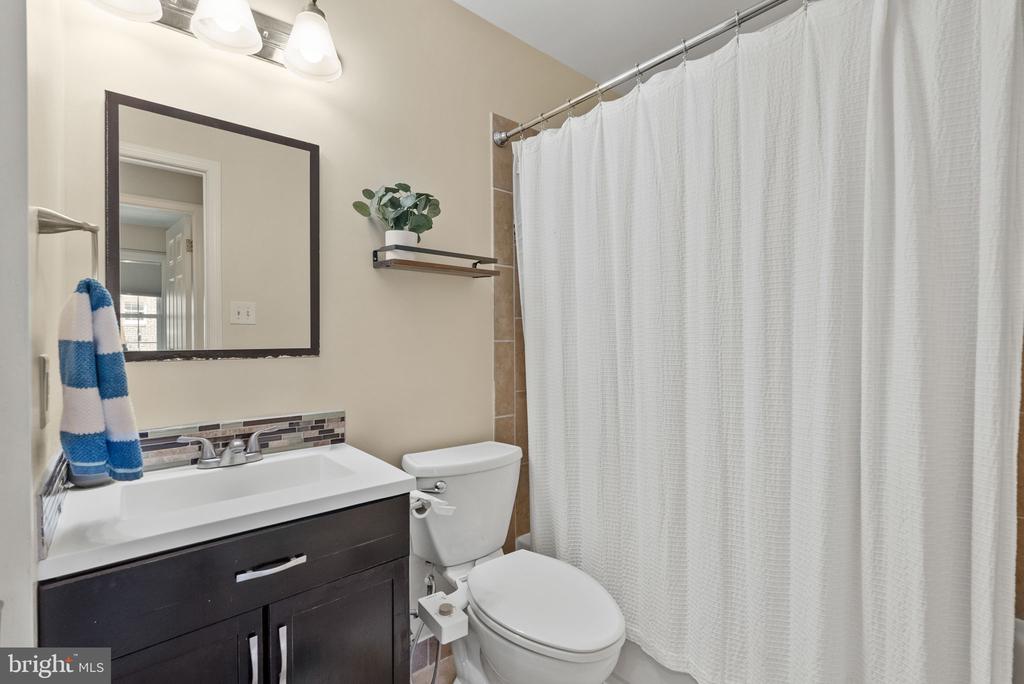 17 HICKORY HILL COURT