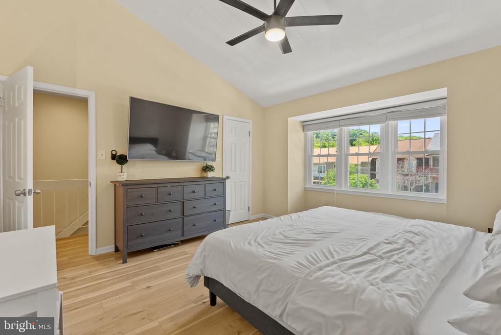 17 HICKORY HILL COURT