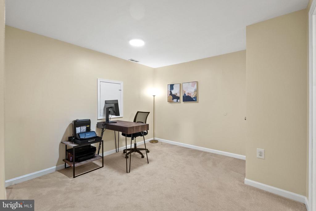 17 HICKORY HILL COURT