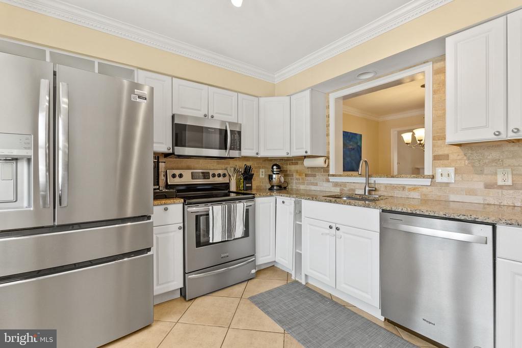 17 HICKORY HILL COURT