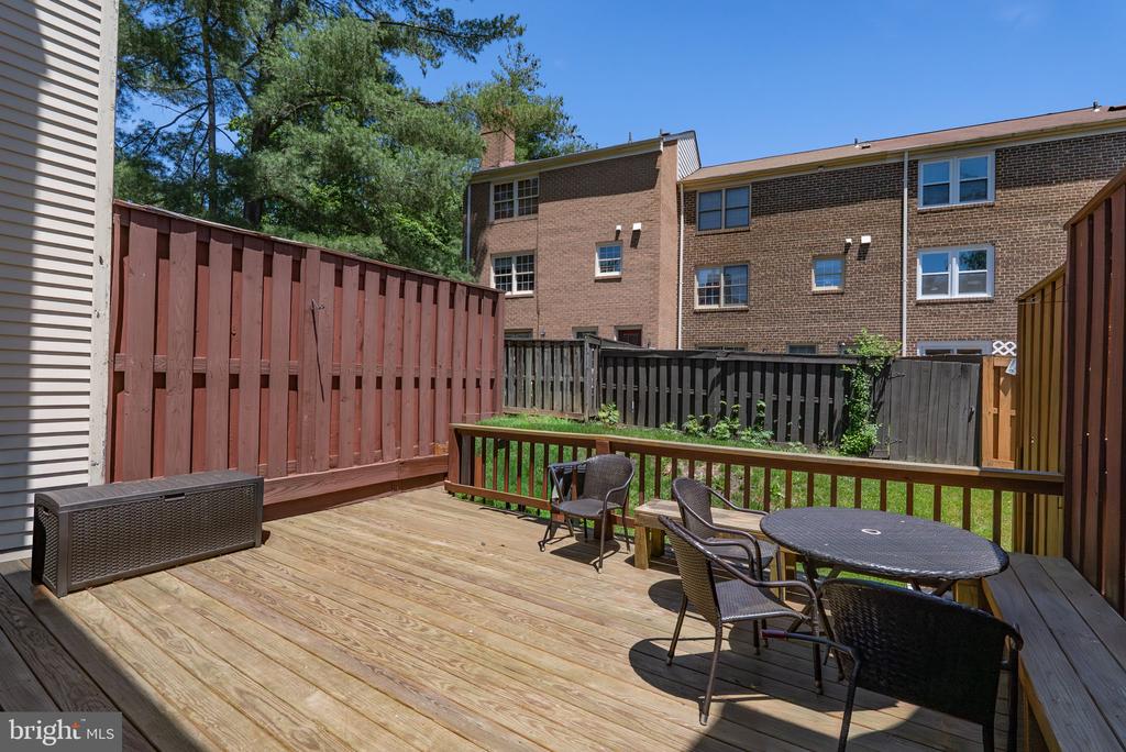 17 HICKORY HILL COURT