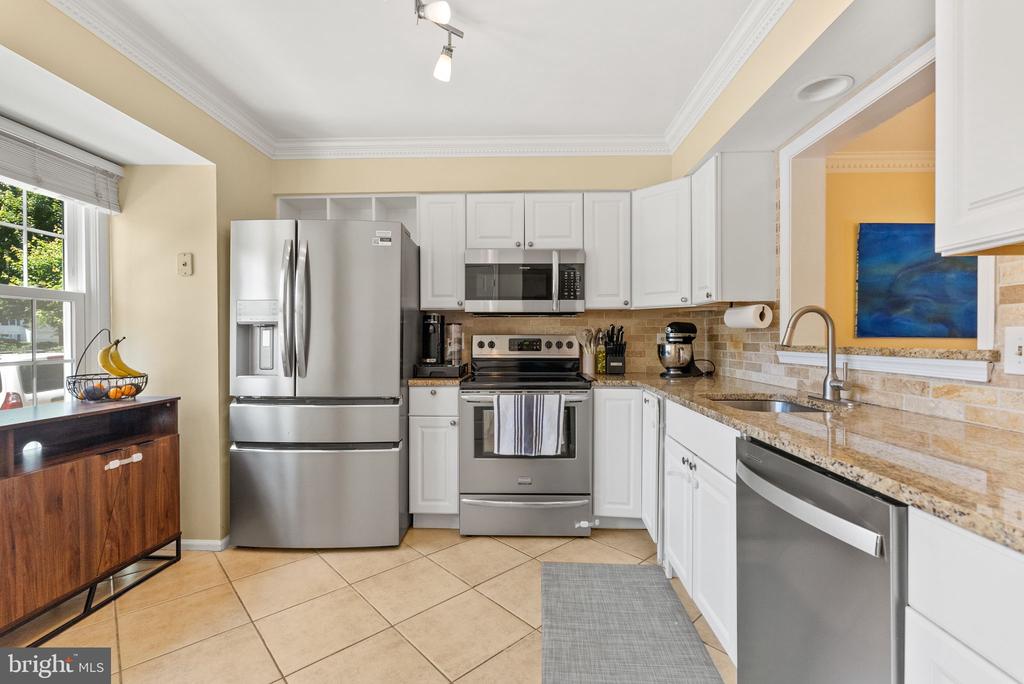 17 HICKORY HILL COURT