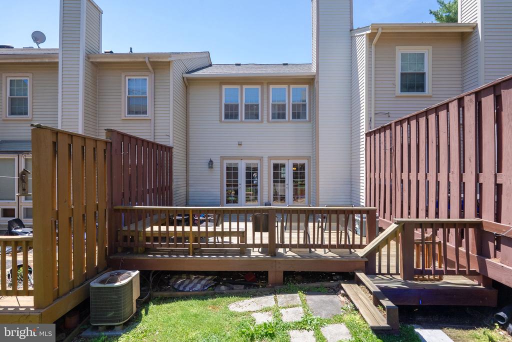17 HICKORY HILL COURT