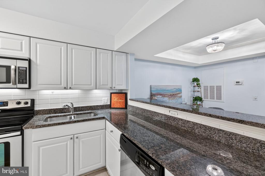 5818 INMAN PARK CIRCLE Unit: 210