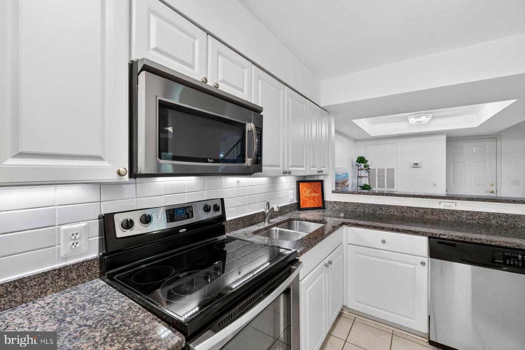 5818 INMAN PARK CIRCLE Unit: 210
