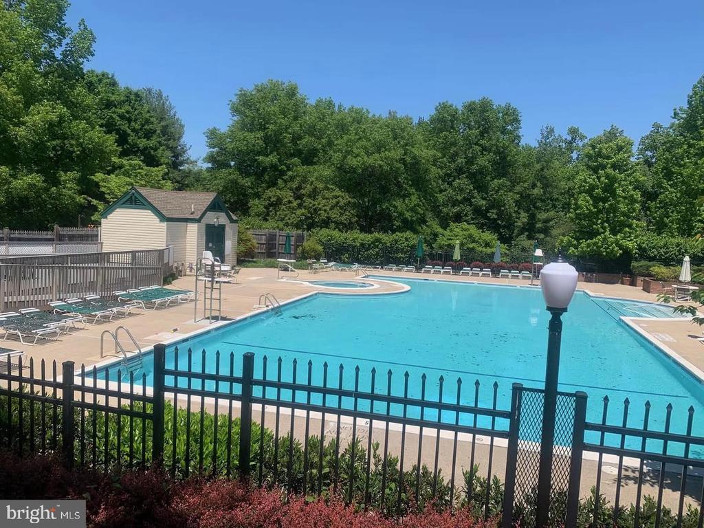 5818 INMAN PARK CIRCLE Unit: 210