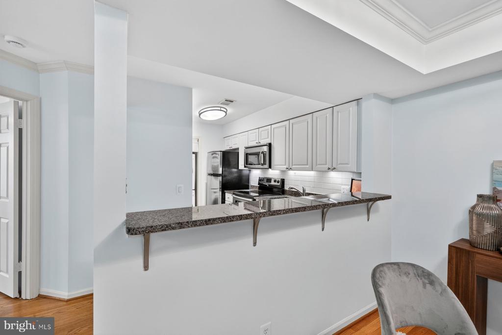5818 INMAN PARK CIRCLE Unit: 210