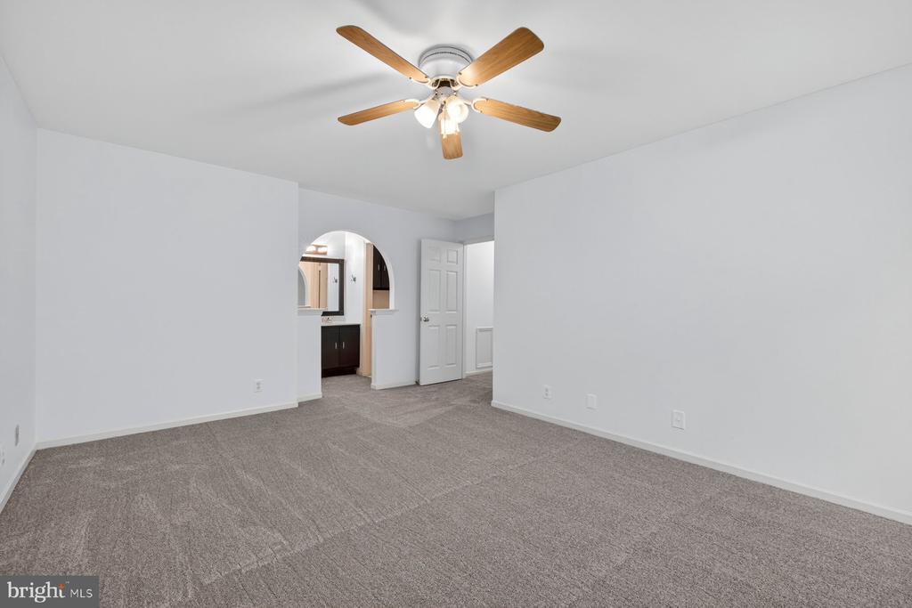 5818 INMAN PARK CIRCLE Unit: 210