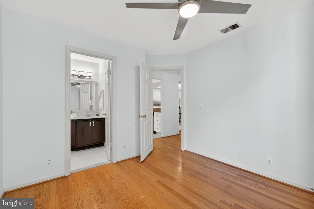 5818 INMAN PARK CIRCLE Unit: 210