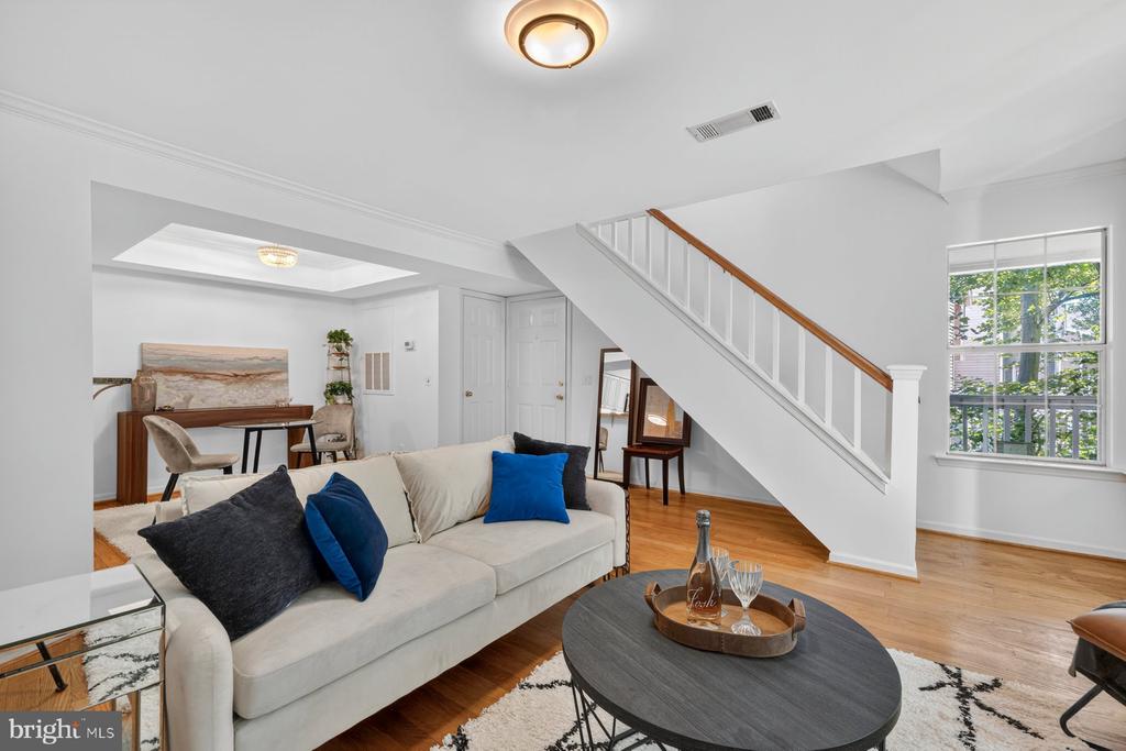 5818 INMAN PARK CIRCLE Unit: 210