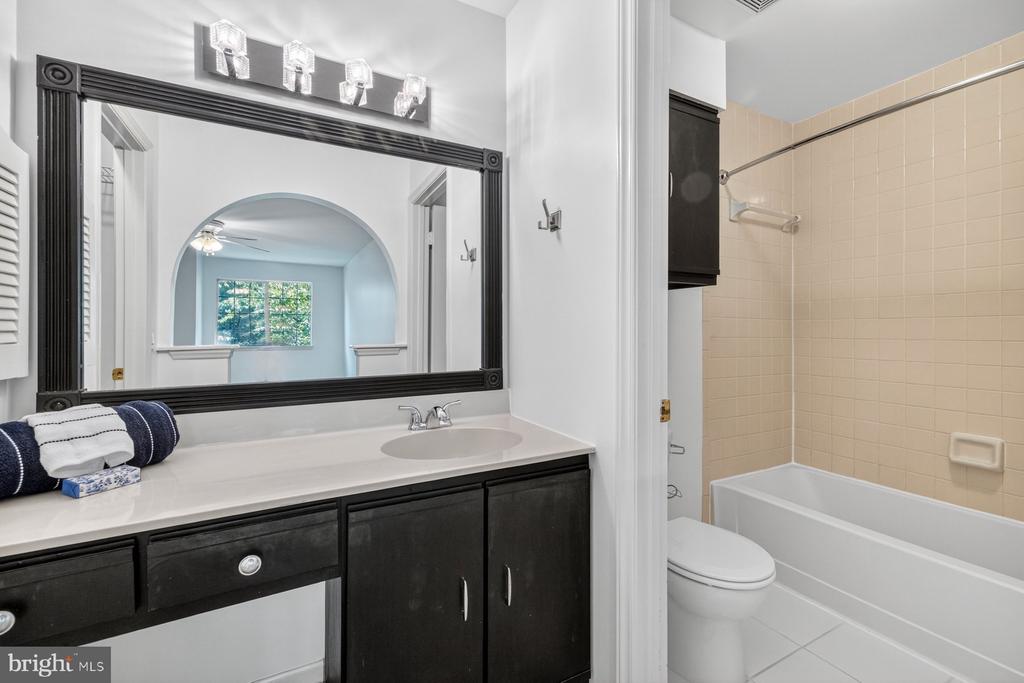 5818 INMAN PARK CIRCLE Unit: 210