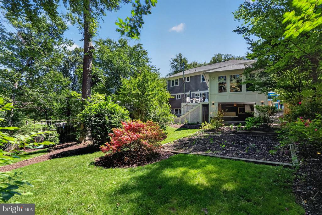 6430 KENHOWE DRIVE