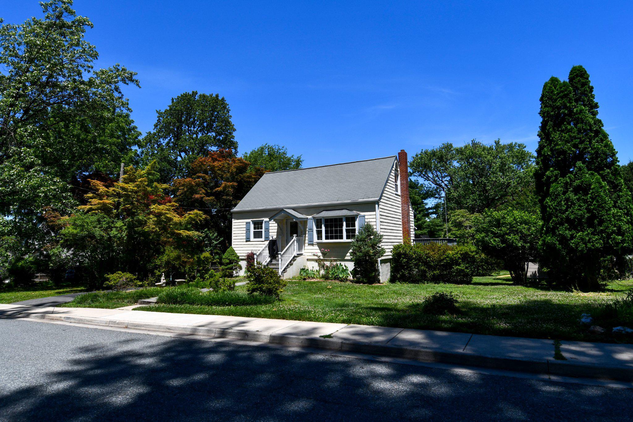 407 ANDERSON AVENUE