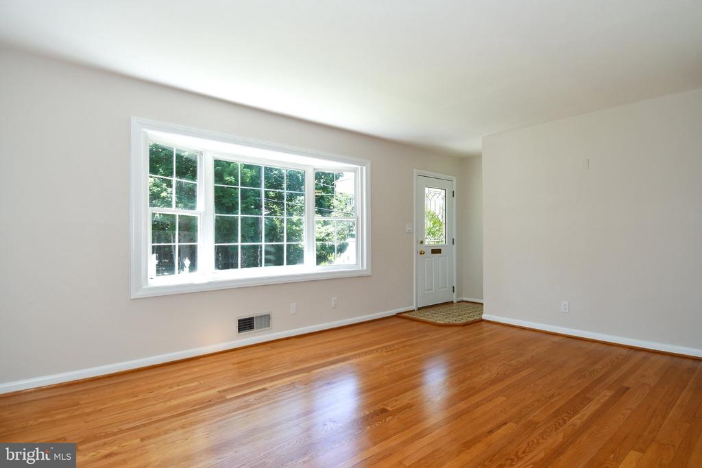 407 ANDERSON AVENUE