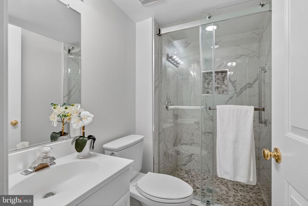 13435 FAIRLAND PARK DRIVE