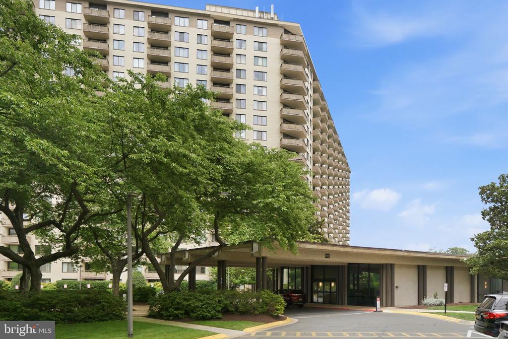 5225 POOKS HILL ROAD Unit: 1819N