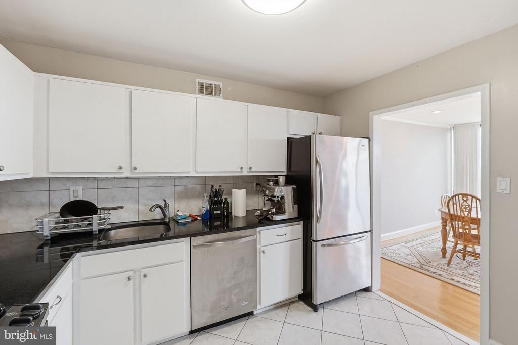 5225 POOKS HILL ROAD Unit: 1819N