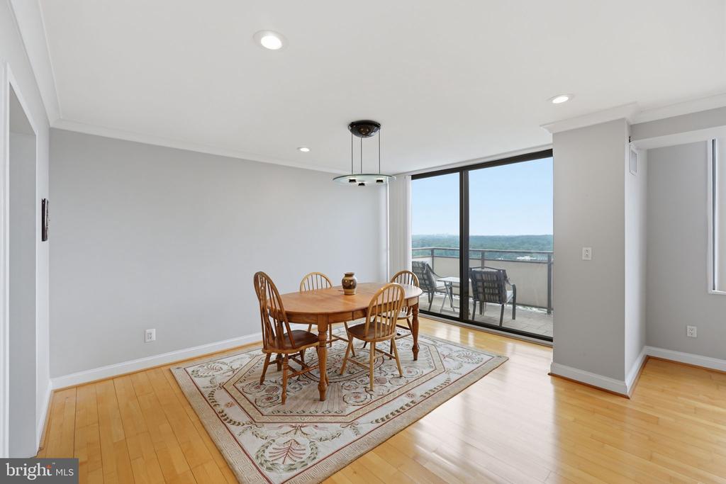 5225 POOKS HILL ROAD Unit: 1819N