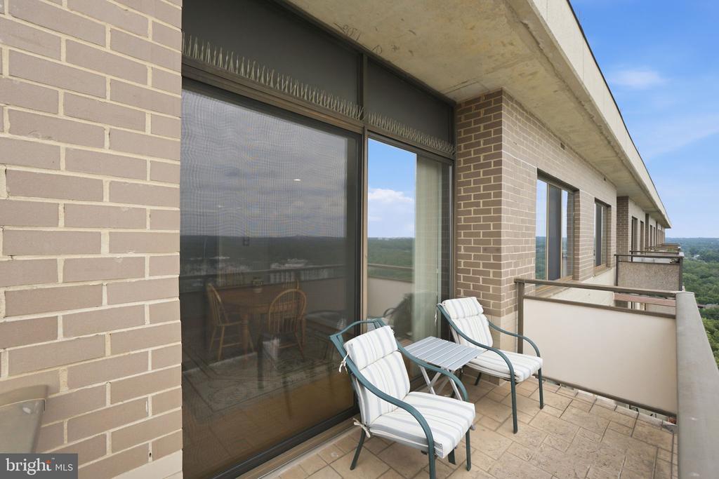 5225 POOKS HILL ROAD Unit: 1819N