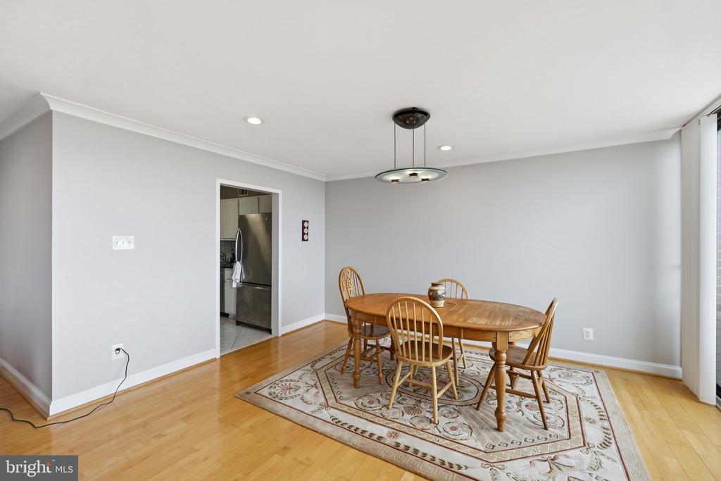 5225 POOKS HILL ROAD Unit: 1819N