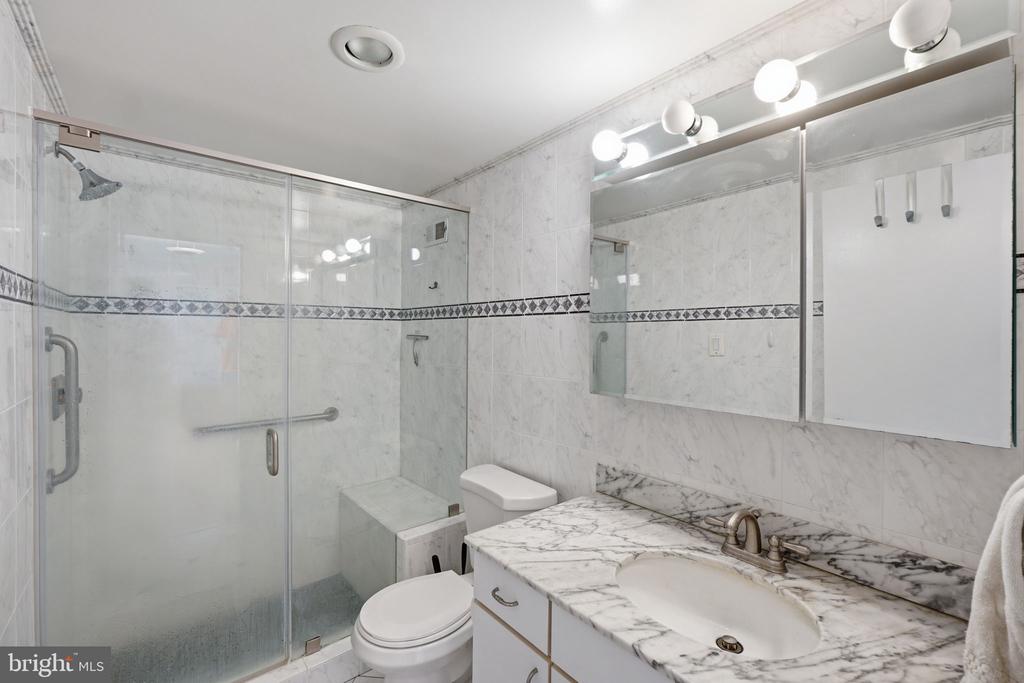 5225 POOKS HILL ROAD Unit: 1819N
