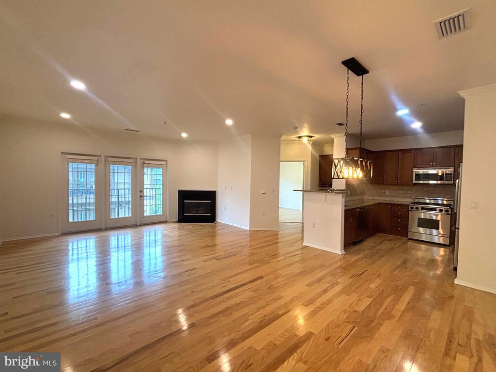 11800 OLD GEORGETOWN ROAD Unit: 1407