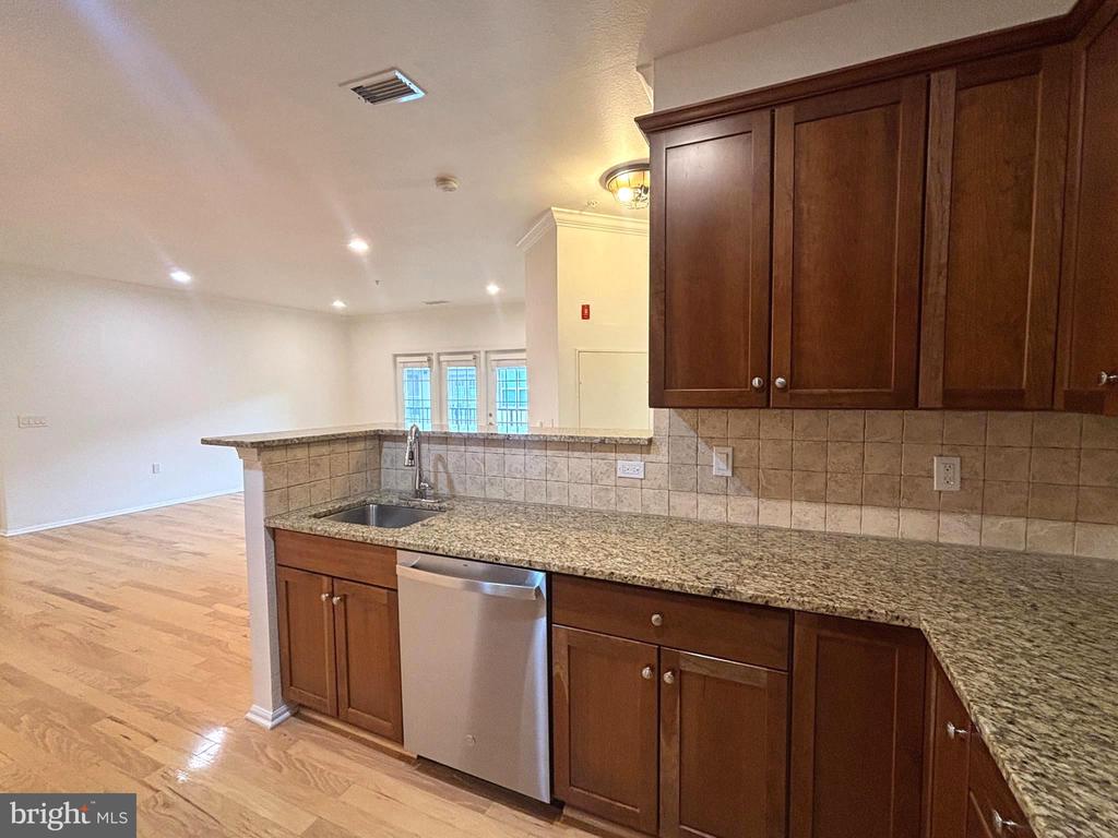 11800 OLD GEORGETOWN ROAD Unit: 1407