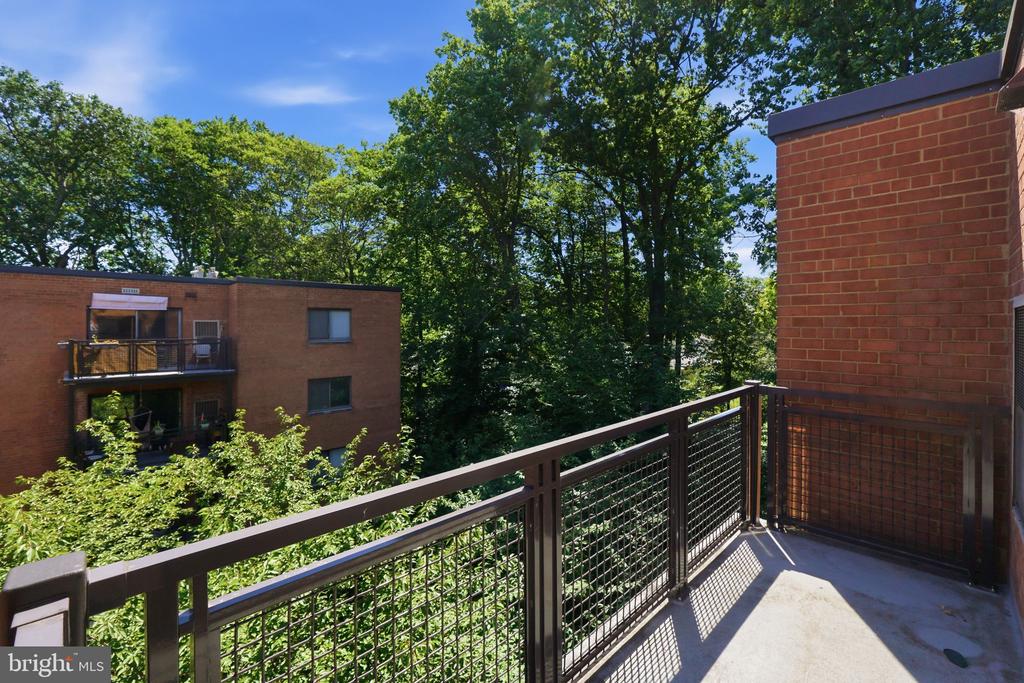 7611 MAPLE AVENUE Unit: 808
