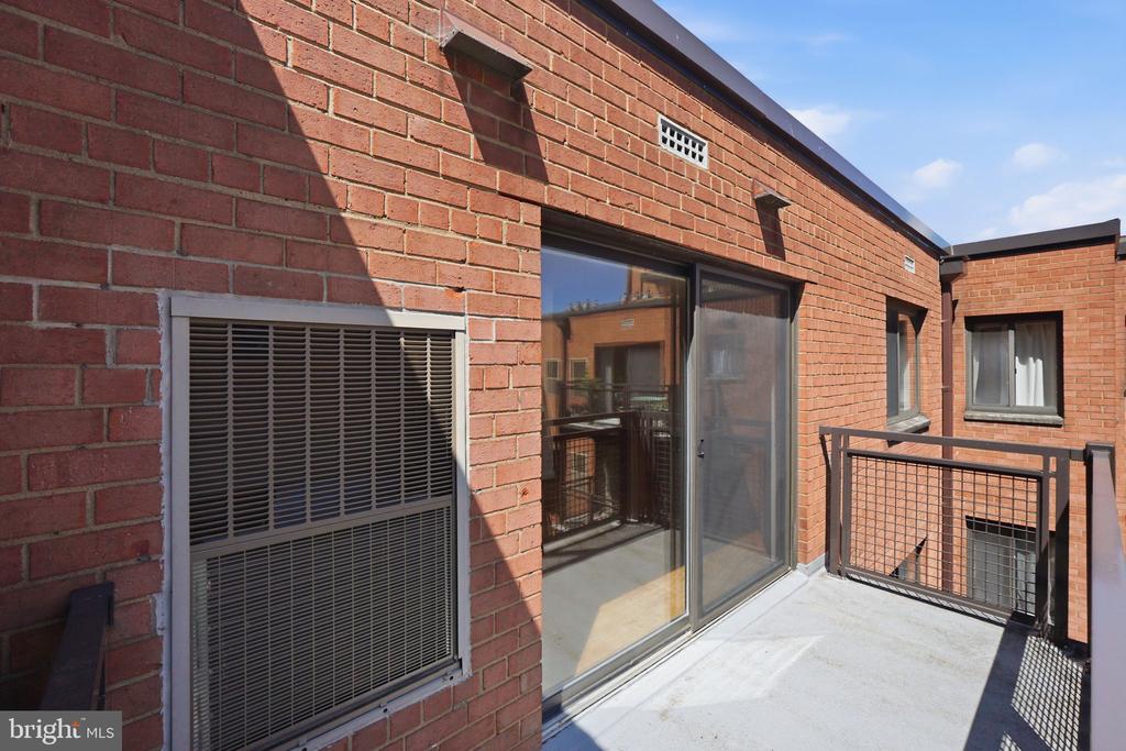7611 MAPLE AVENUE Unit: 808