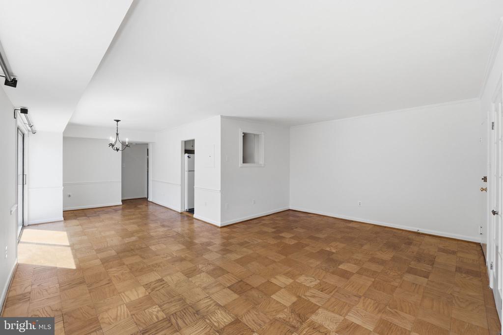 7611 MAPLE AVENUE Unit: 808