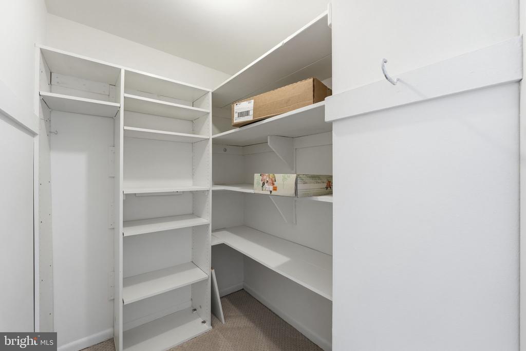 7611 MAPLE AVENUE Unit: 808