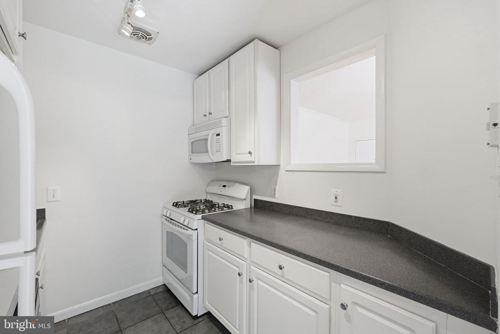 7611 MAPLE AVENUE Unit: 808