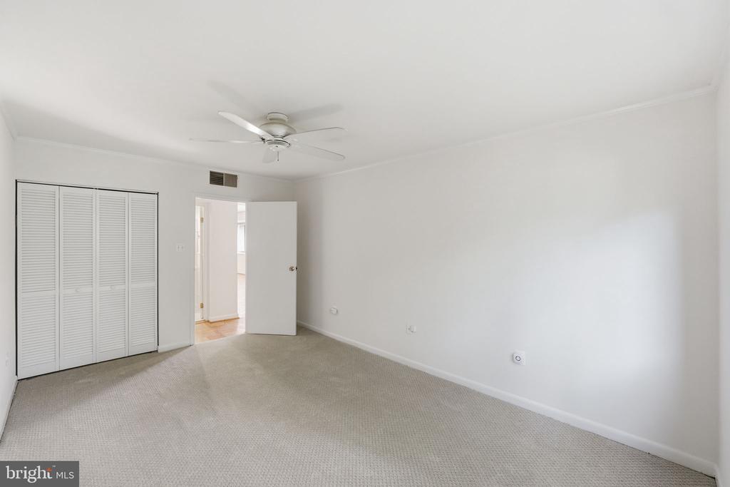 7611 MAPLE AVENUE Unit: 808