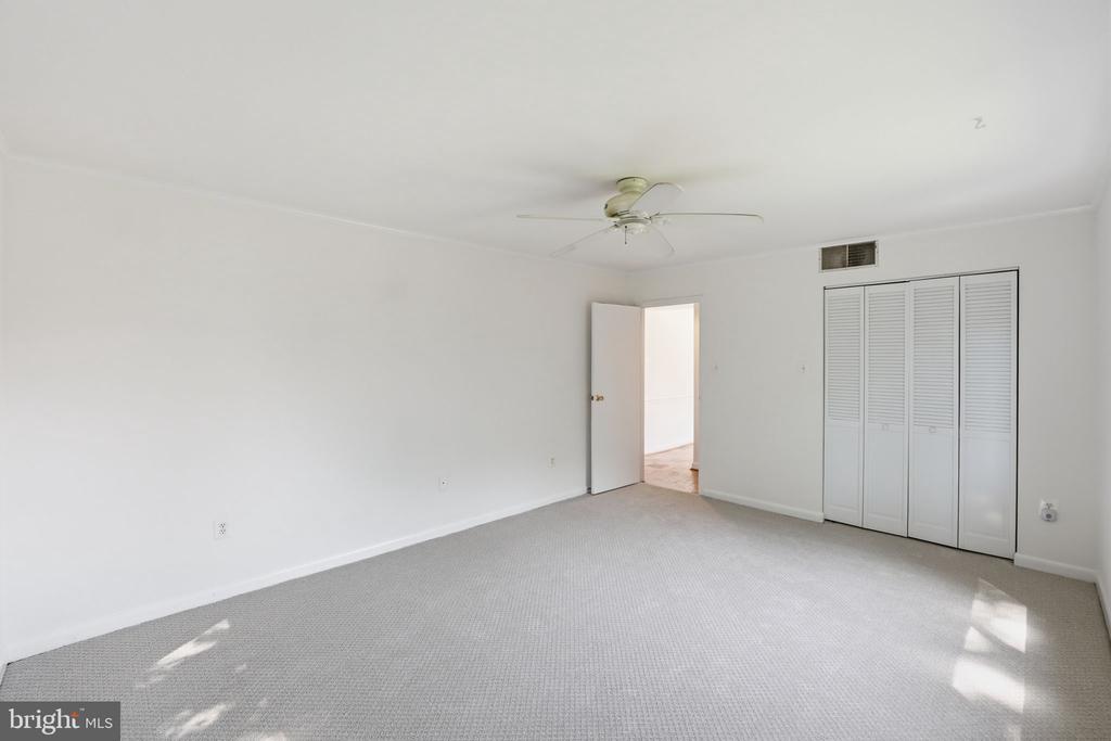7611 MAPLE AVENUE Unit: 808
