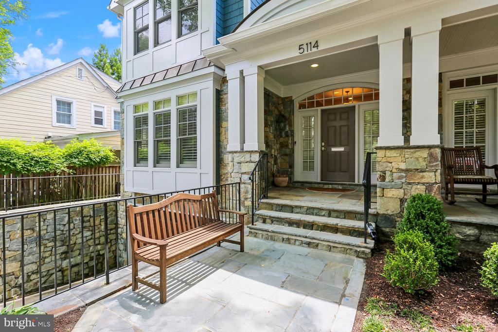 5114 WESSLING LANE