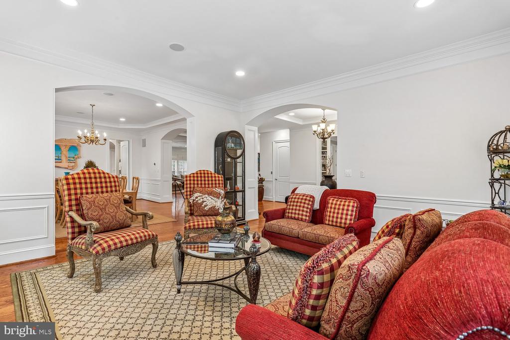 5114 WESSLING LANE