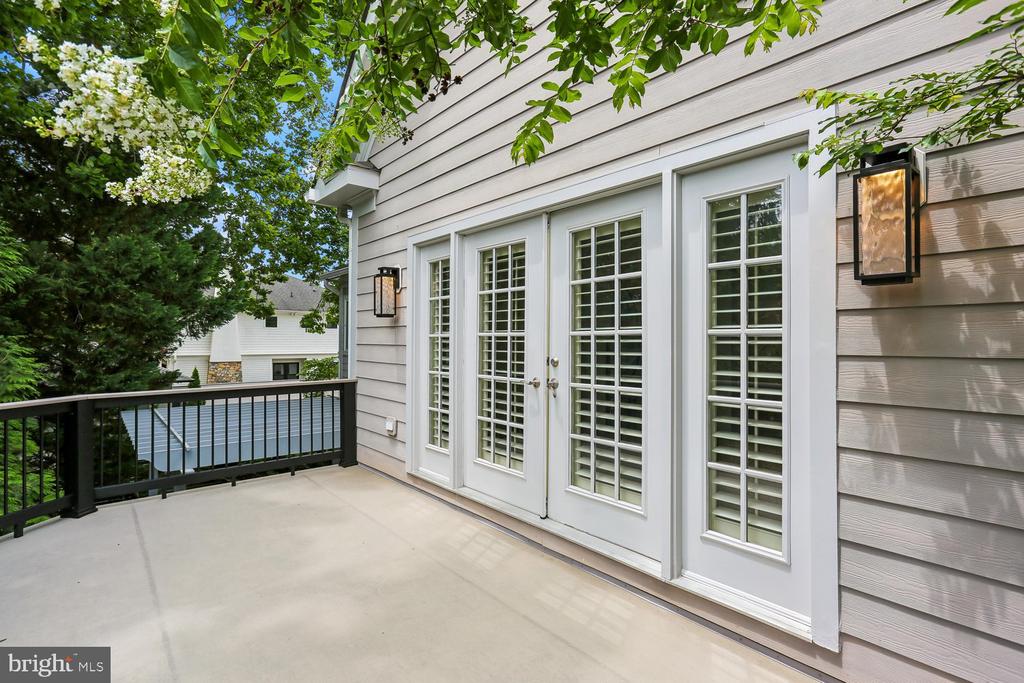 5114 WESSLING LANE