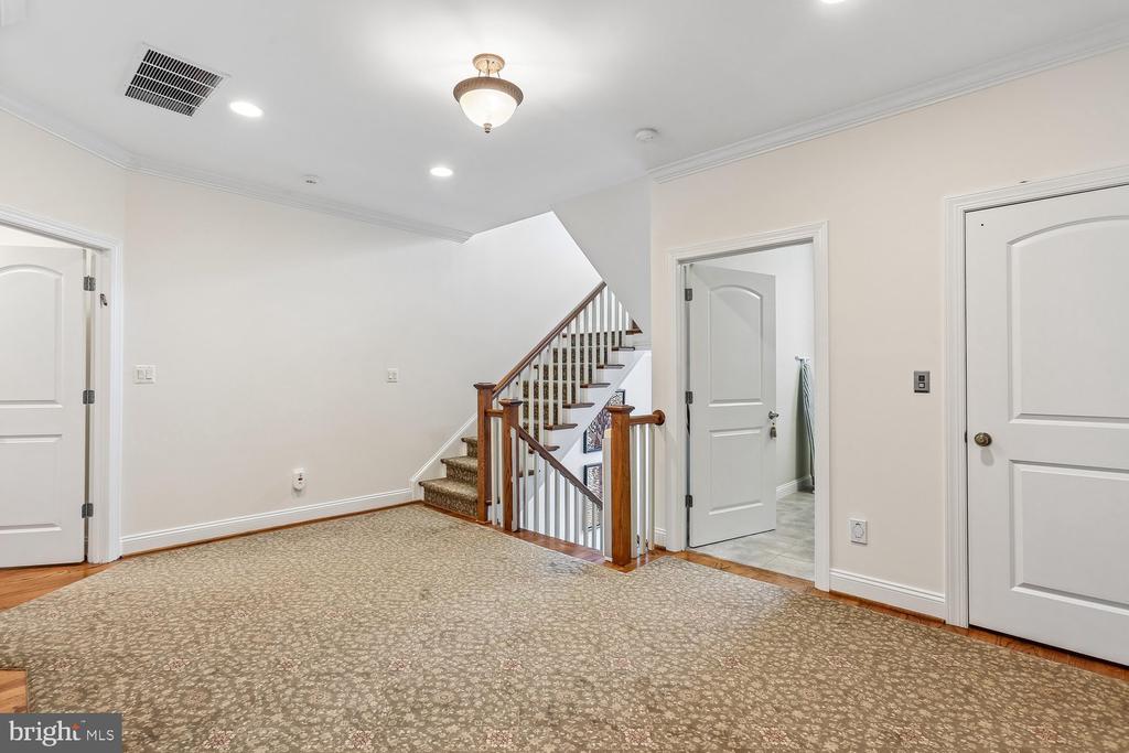 5114 WESSLING LANE