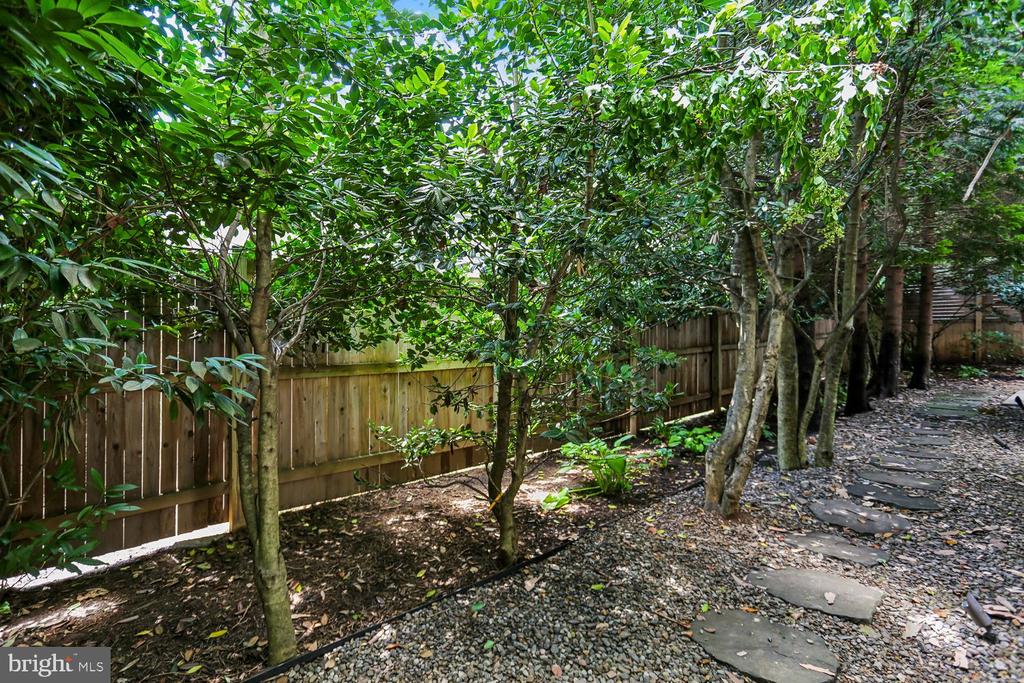 5114 WESSLING LANE