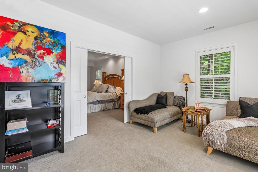 5114 WESSLING LANE