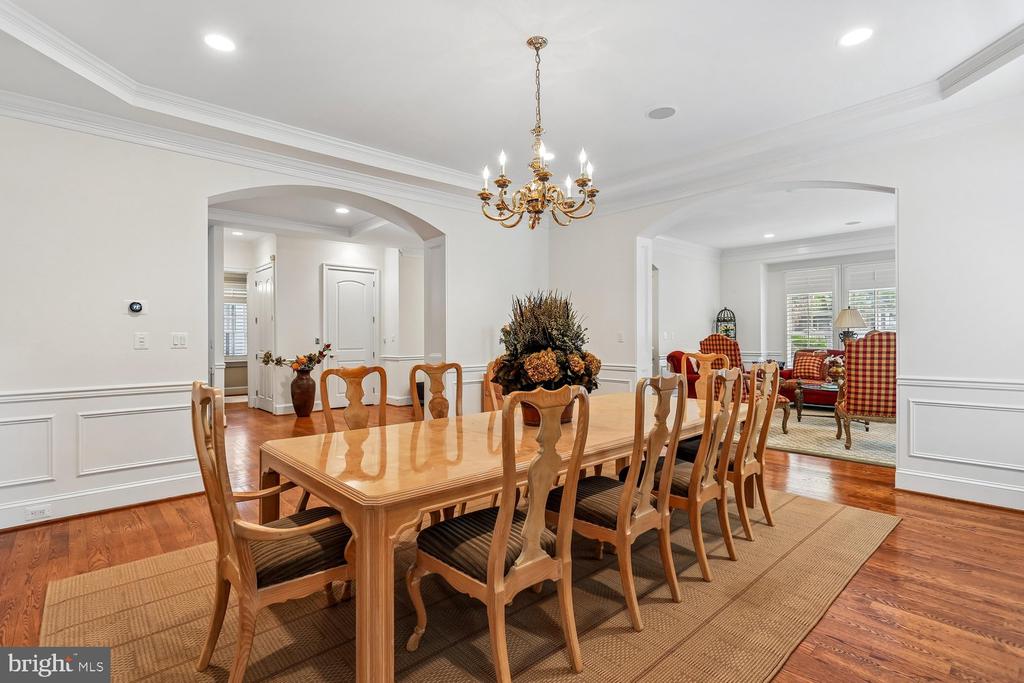 5114 WESSLING LANE