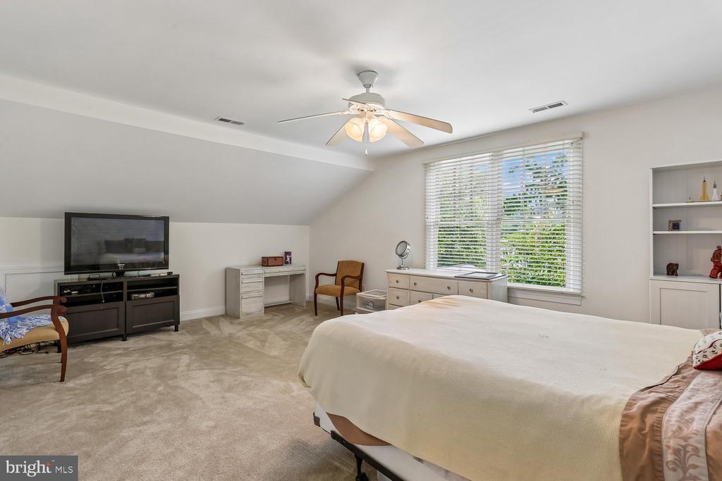 5114 WESSLING LANE