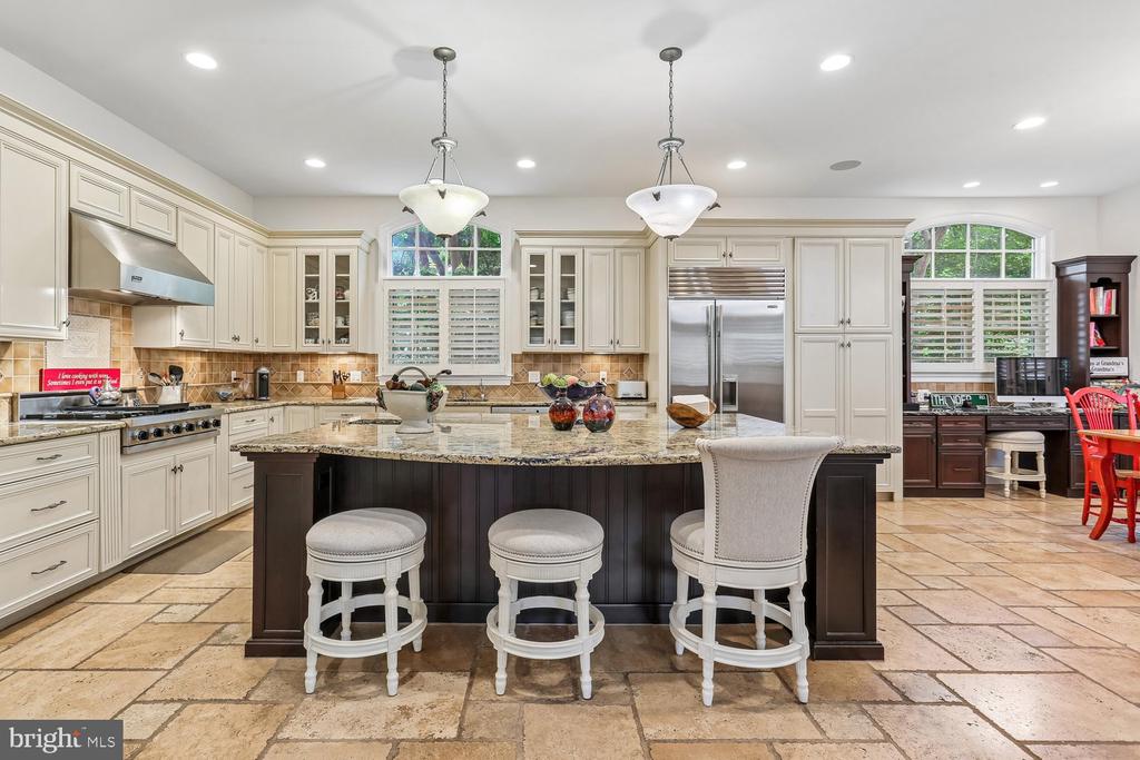 5114 WESSLING LANE