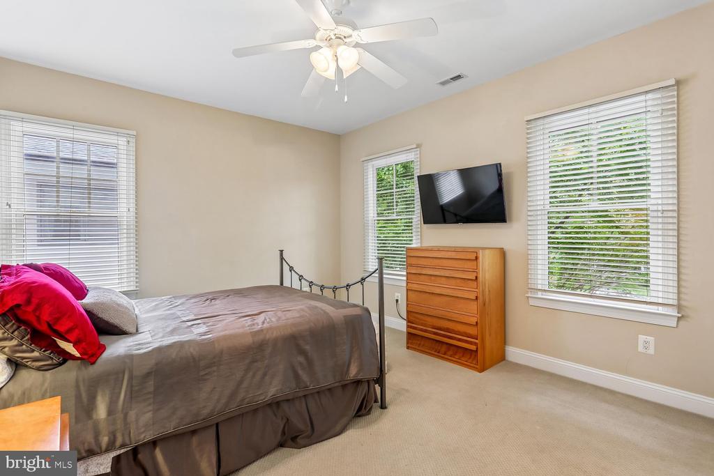 5114 WESSLING LANE